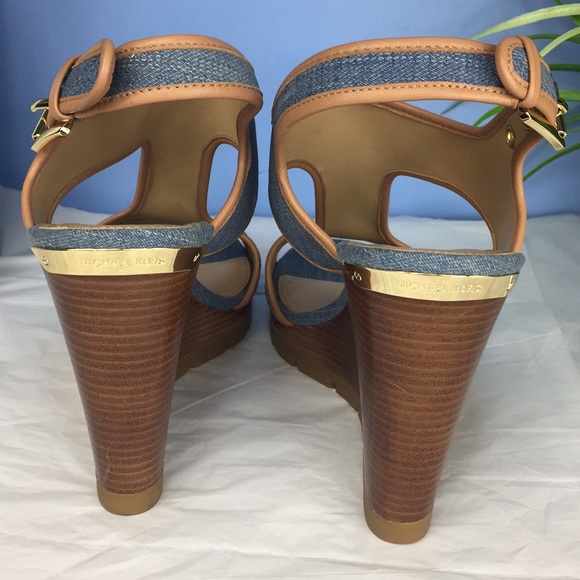 New Michael Kors Women’s wedge shoes - Picture 7 of 8